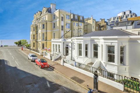 2 bedroom apartment for sale, Burlington Place, Eastbourne BN21