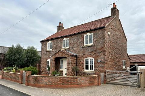 4 bedroom detached house for sale, Back Lane, Asselby, Goole