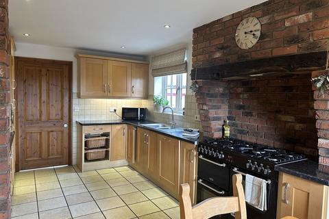 4 bedroom detached house for sale, Back Lane, Asselby, Goole