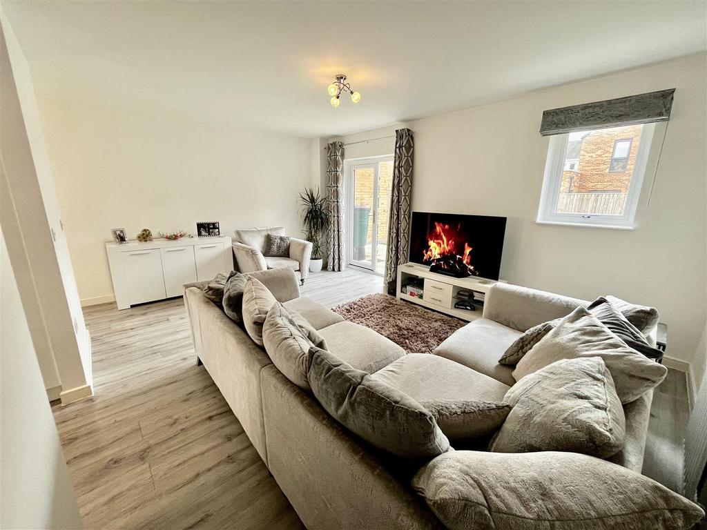 Dunsmuir Grove, Saltwell, Gateshead 3 bed detached house for sale £