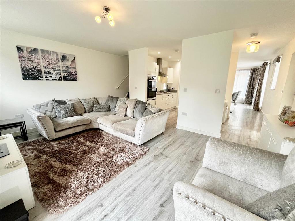 Dunsmuir Grove, Saltwell, Gateshead 3 bed detached house for sale £