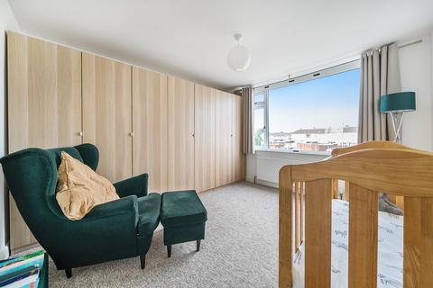 69 Deerhurst, Yate, Bristol, BS37 4JP