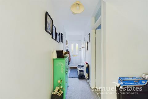 2 bedroom maisonette for sale, Cliveden Road, Wimbledon, SW19