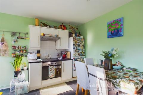 44 Cliveden Road, London, SW19 3RB
