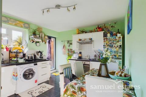 44 Cliveden Road, London, SW19 3RB