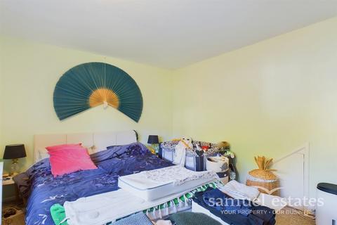 44 Cliveden Road, London, SW19 3RB