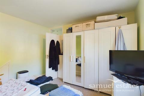 44 Cliveden Road, London, SW19 3RB