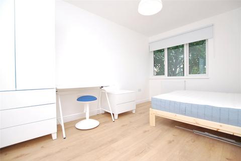 4 bedroom end of terrace house to rent, Guildford Park Avenue, Guildford, Surrey, GU2