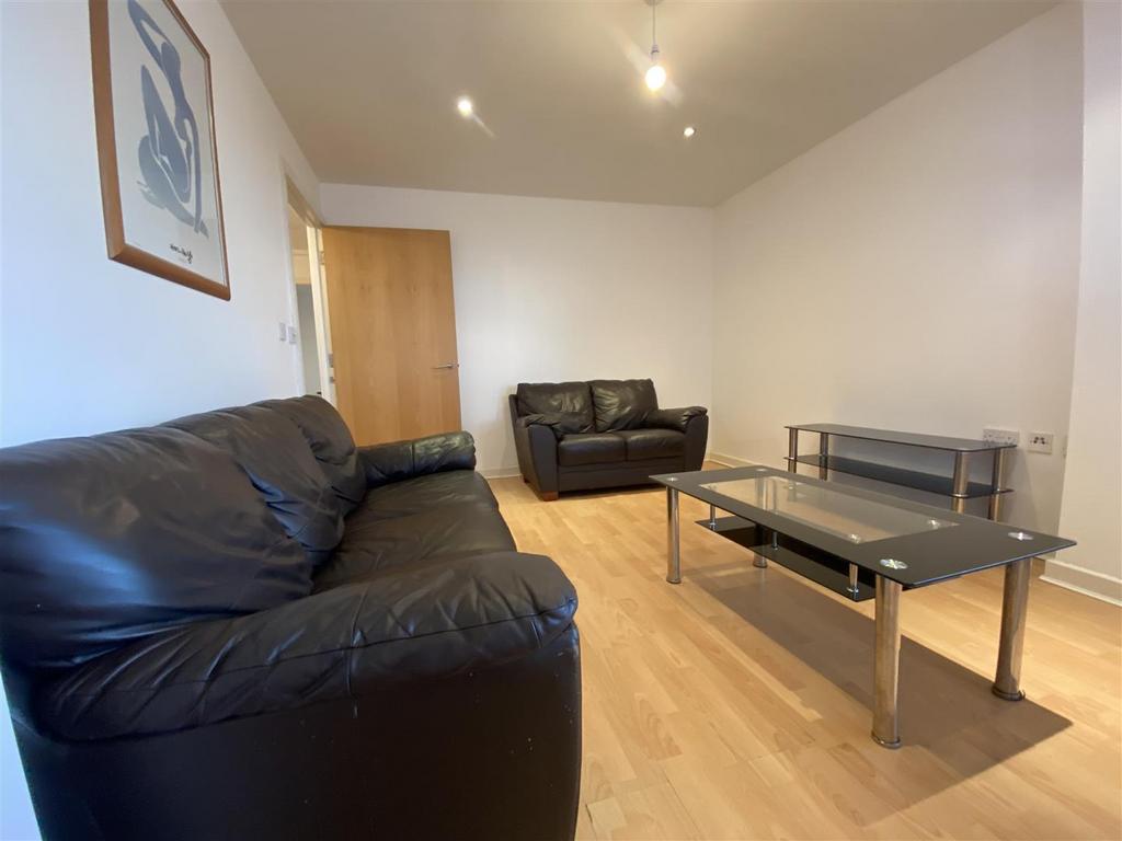 Livingroom 3.jpeg