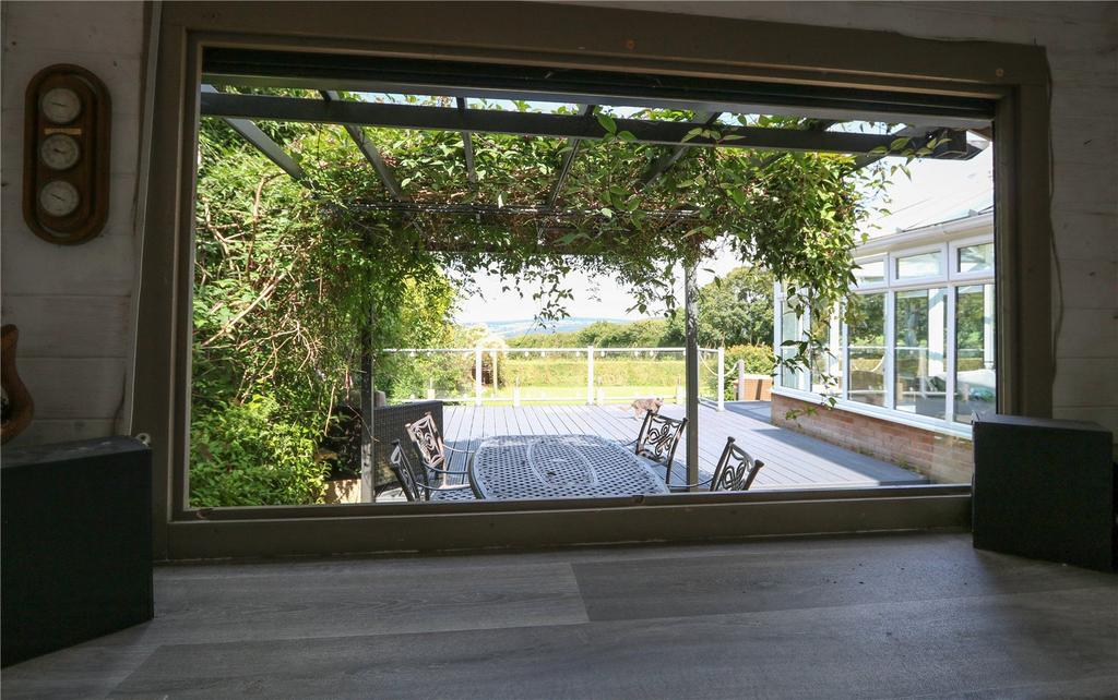 Garden Bar