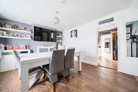 25 Cherry Trees, Lower Stondon, Henlow, SG16 6DT