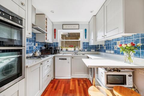 9 Ravenscourt Place, London, W6 0UN