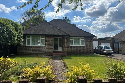 2 bedroom detached bungalow for sale, Arkwright Road, South Croydon