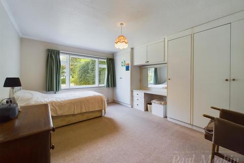 25 Arkwright Road, South Croydon, CR2 0LN