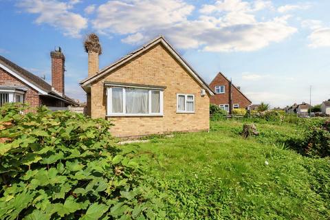 2 bedroom bungalow for sale, Horsham Road, Littlehampton BN17