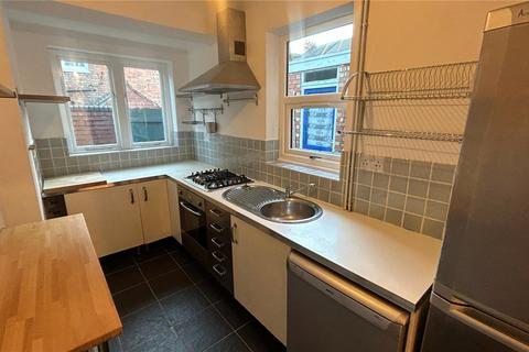 2 bedroom terraced house to rent, Woodbine Avenue, Leicester LE2