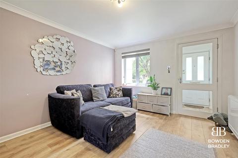 2 bedroom flat for sale, Bryony Close, Loughton