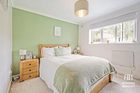 10 Bryony Close, Loughton, IG10 3PG