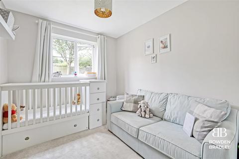 10 Bryony Close, Loughton, IG10 3PG