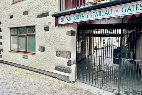 Shop for sale, Gate Mews, Ancaster Square, Llanrwst