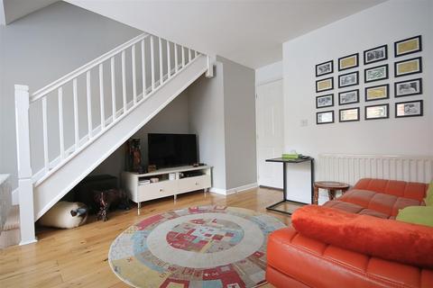 2 bedroom end of terrace house for sale, Parsons Road, Langley