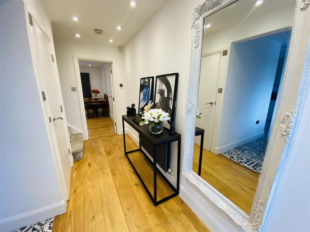 Entrance Hallway: