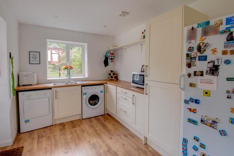 3 bedroom semi-detached house for sale, Fordhouse Road, Bromsgrove, Worcestershire, B60