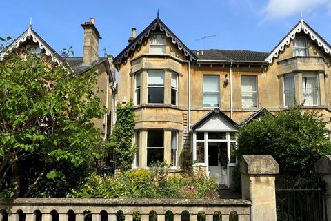 4 bedroom end of terrace house for sale, St. Luke's Road, Bath