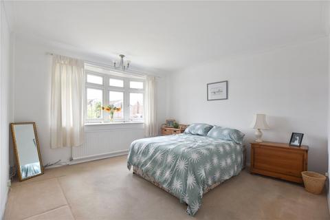 71 Squires Way, Dartford, DA2 7NN
