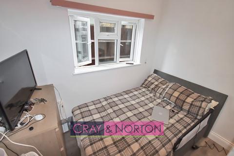 2 bedroom flat to rent, Oakfield Road, Croydon, CR0