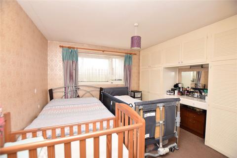 2 bedroom apartment for sale, Shepherds Close, Romford, RM6