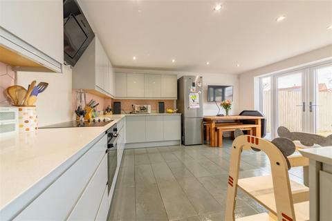 3 bedroom end of terrace house for sale, Braunston Road, Oakham