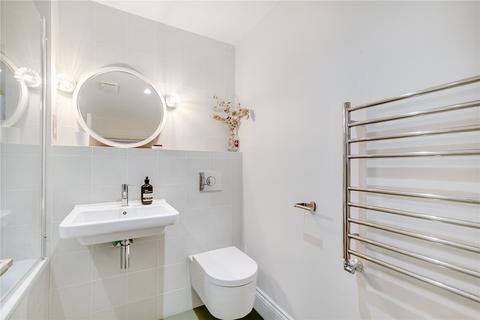Flat B, 2 Alderbrook Road, Balham, London, SW12 8AG