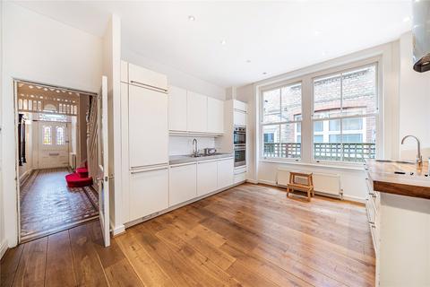 32 Tetherdown, London, N10 1NB