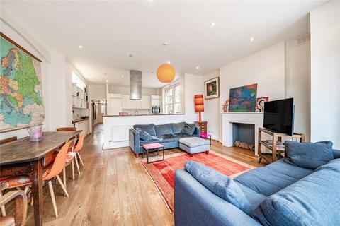 32 Tetherdown, London, N10 1NB