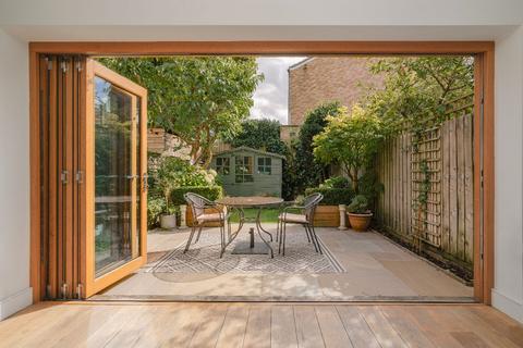 25 Ailsa Avenue, Twickenham, TW1 1NF