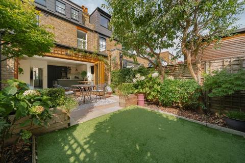 25 Ailsa Avenue, Twickenham, TW1 1NF