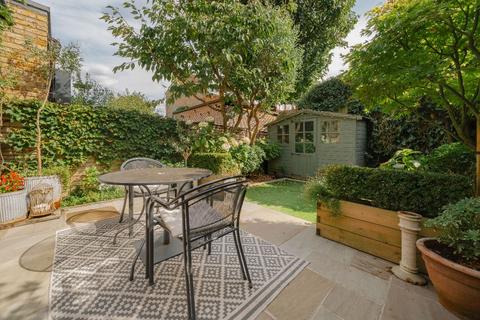 25 Ailsa Avenue, Twickenham, TW1 1NF
