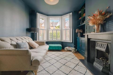 25 Ailsa Avenue, Twickenham, TW1 1NF