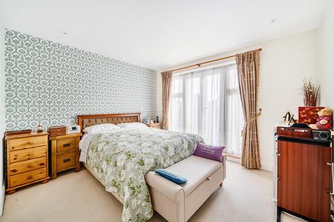 2 bedroom apartment for sale, Between Streets, Cobham, KT11