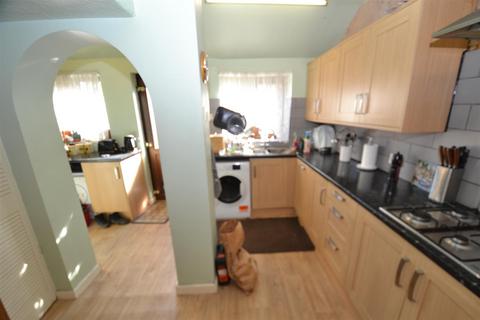 3 bedroom semi-detached house for sale, Willow Drive, Odsal