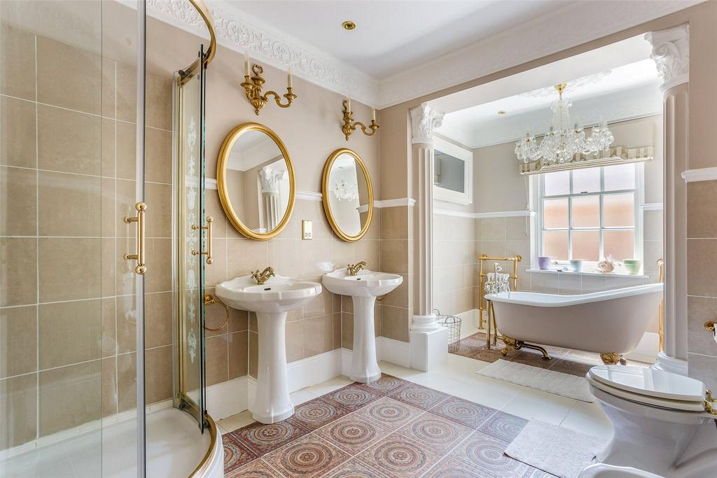 Bath/Shower Room