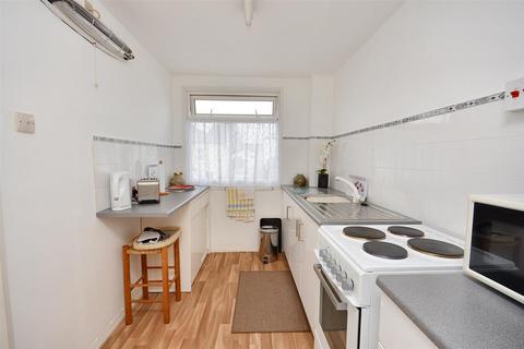 1 bedroom flat for sale, Taddington Road, Eastbourne