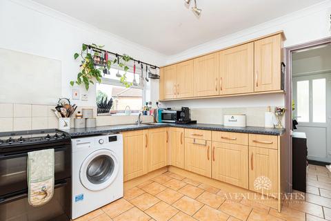 4 bedroom end of terrace house for sale, Bournemouth Road, Poole BH14