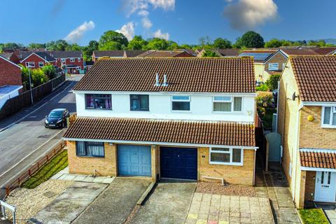 3 bedroom semi-detached house to rent, Stratton Close, Bridgwater