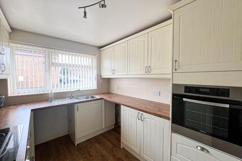 3 bedroom semi-detached house to rent, Stratton Close, Bridgwater