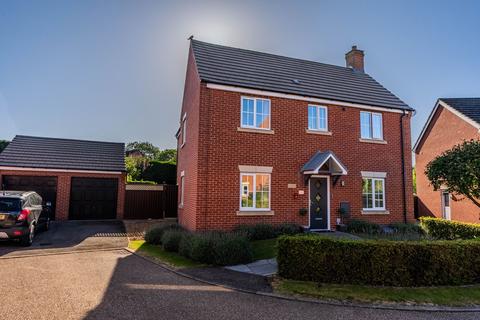 4 bedroom detached house for sale, Eaton Way, Longstanton, CB24