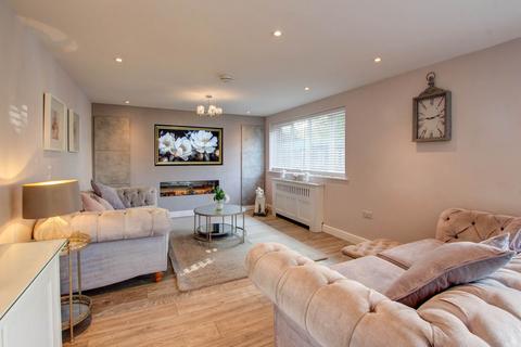 4 bedroom chalet for sale, Stour Road, Blandford Forum