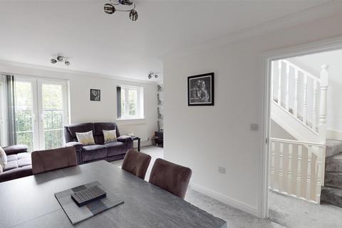 4 bedroom townhouse for sale, Beckside, Shelf, Halifax
