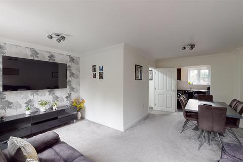 25 Beckside, Halifax, HX3 7QG